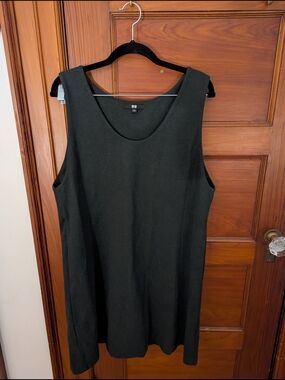 Uniqlo Dark Green Jumper